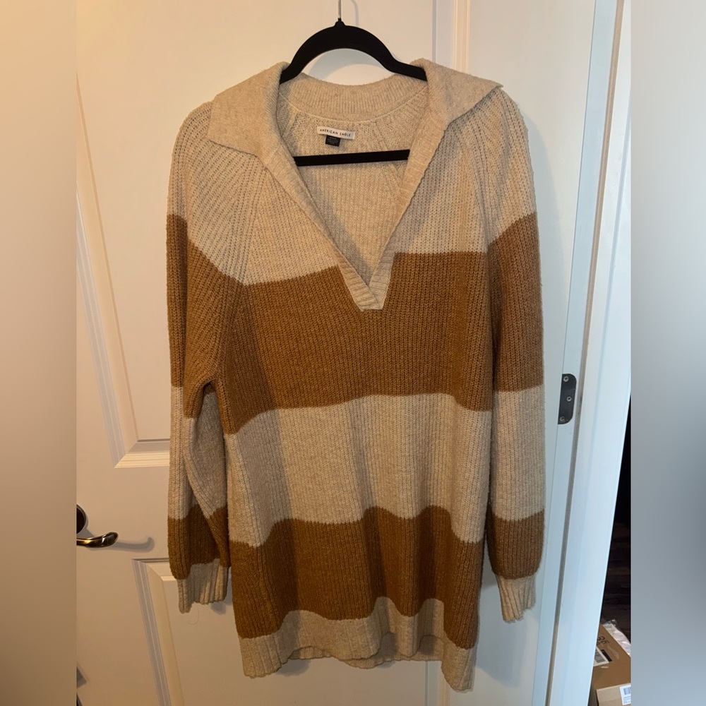 American Eagle Outfitters Cream Textured V‑Neck Sweater